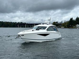 36' Cobalt 2023 Yacht For Sale